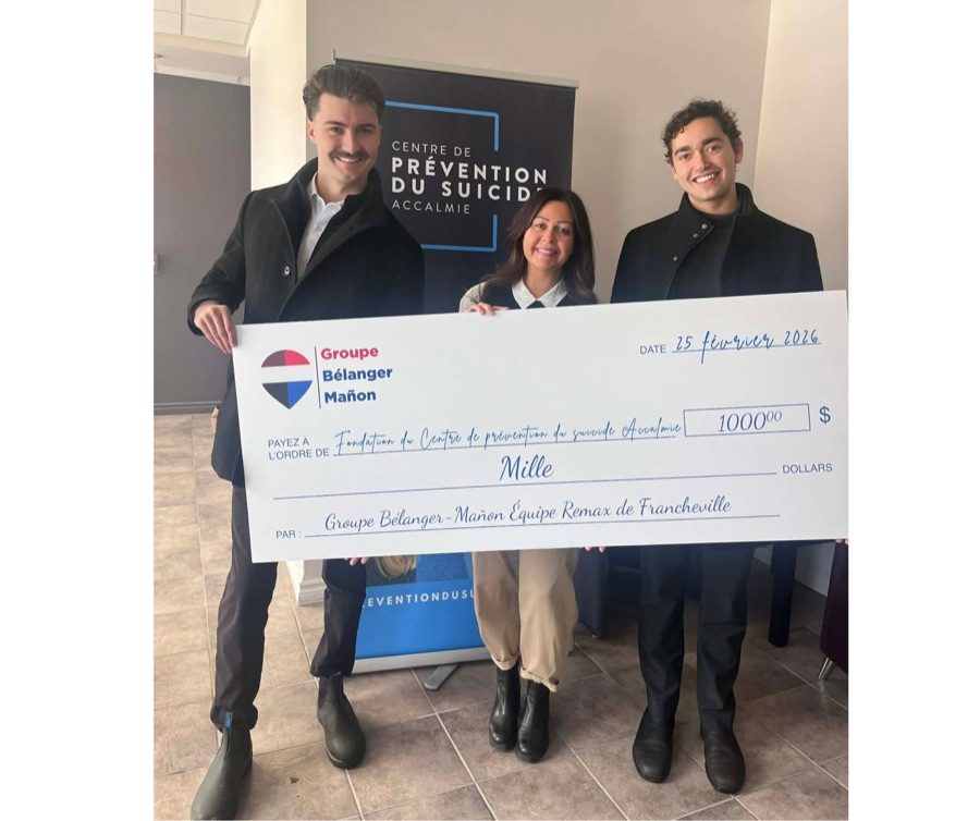 Remise d'un chèque de 1 000 $ au Centre de prévention du suicide Accalmie
